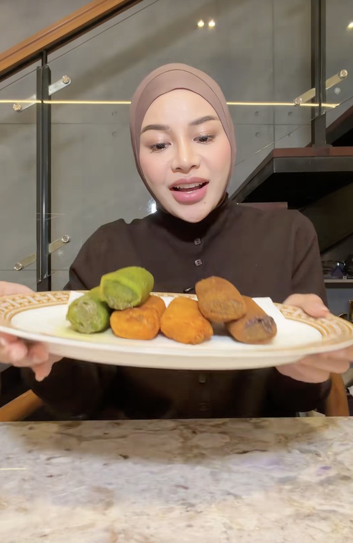 Aurel Puas Nyobain Risol Bu Tatu, Kasih Nilai 10 buat Semua Varian!