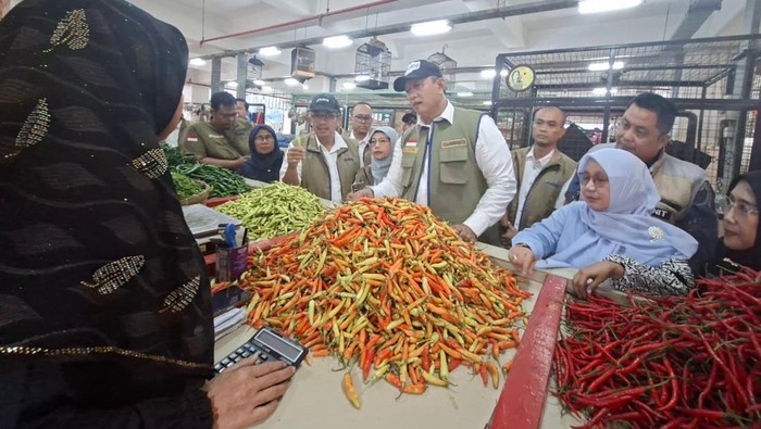 Bos Bulog Sidak 3 Pasar di Semarang