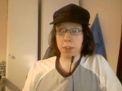 Viral YouTuber Merasa Dirinya Jelek, Kini Kisah Cintanya Bikin Iri Netizen