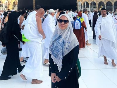 Doa Enno Lerian di Umrah Perdana