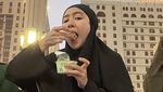 Febby Rastanty Umrah saat Ramadan, Rasakan Buka Puasa di Madinah
