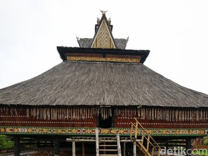 Keunikan Garista, Rumah Adat Karo dan Nilai Filosofinya