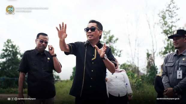 Ketua DPRD Kota Balikpapan Bapak H. Alwi Al Qadri.