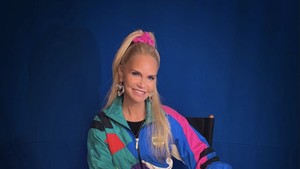 Saat berusia 5 hari, Kristin Chenoweth diadopsi dan dibesarkan di Oklahoma. Aktris yang dikenal karena kiprahnya di teater musikal broadway, juga terkenal karena perannya sebagai Glinda dalam Wicked. Foto: Dok.Instagram