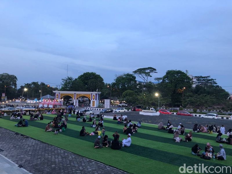 Masjid Agung Kubah Kecubung Darurrahman, Palangka Raya.