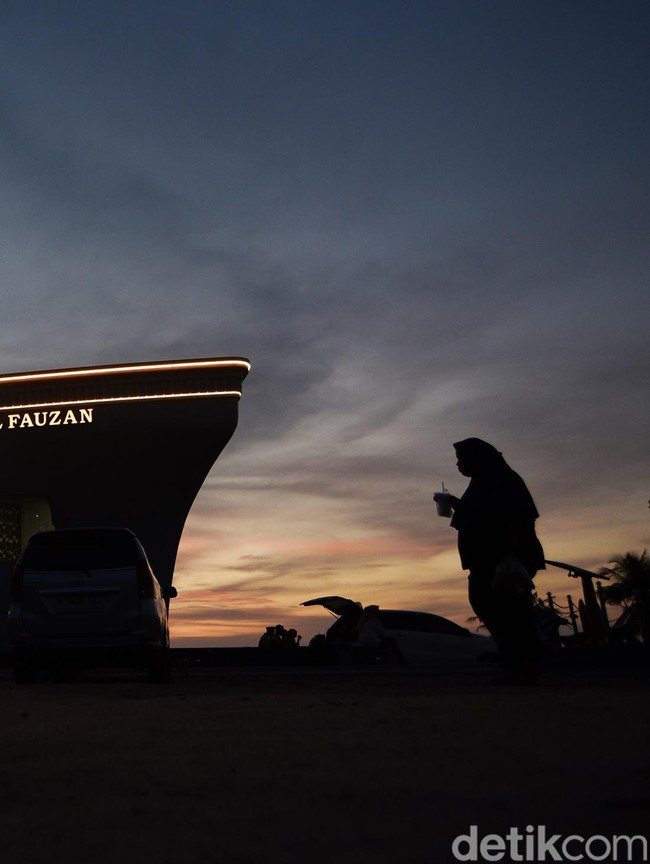 Masjid Kapal Pesiar Menarik Jemaah untuk Singgah