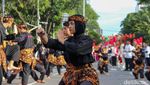 Ngabuburit Sambil Saksikan Parade Imlek Nusantara