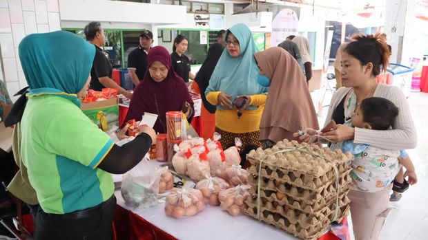 Pasar murah yang disiapkan Pemkot Surabaya di 93 titik selama Ramadan.