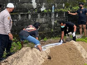 Kerangka Manusia yang Ditemukan di Pantai Nusa Penida Dimakamkan