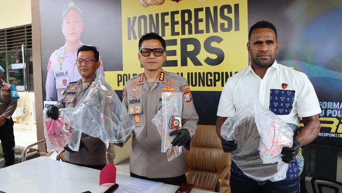 Polresta Tanjungpinang menggelar konferensi pers pengungkapan kasus pembunuhan dan mutilasi di Tanjungpinang, Kepri.(dok Polresta Tanjungpinang)