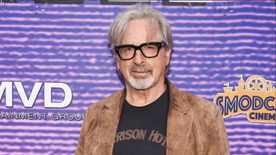 Penyebab Kematian Bintang Lizzie McGuire Robert Carradine Terungkap