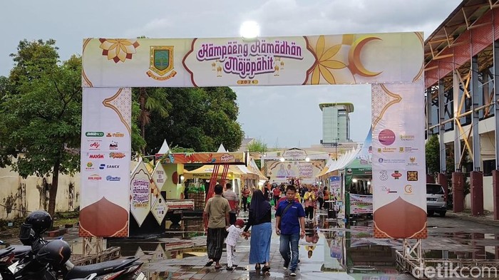 Suasana di Kampoeng Ramadhan Mojopahit di GOR Seni Majapahit, Kota Mojokerto.