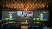Umat Katolik menghadiri Jakarta Eucharistic Revival (JER) 2026 yang digelar di Jakarta International Convention Center (JICC), Senayan, Jakarta, Sabtu (28/2/2026). Perhelatan ini menjadi momentum penting untuk memperdalam iman sekaligus memperkuat semangat kebersamaan dalam perayaan Ekaristi.