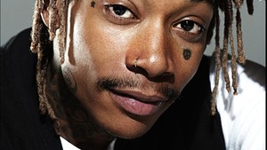 Rapper Wiz Khalifa sedang tersandung kasus kepemilikan narkoba di negara Eropa Timur saat menyambangi negara tersebut.  Foto: Dok.Wiz Khalifa/ Instagram