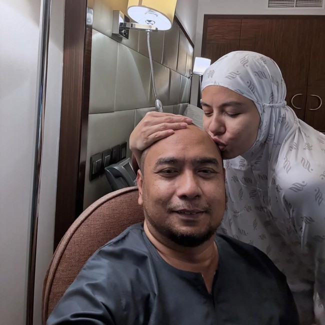 Meisya Siregar Umrah di Bulan Ramadan, Bebi Romeo Akhirnya Cukur Pelontos