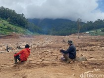 Penyintas Longsor Cisarua Tagih Janji Relokasi-Tukar Guling Lahan
