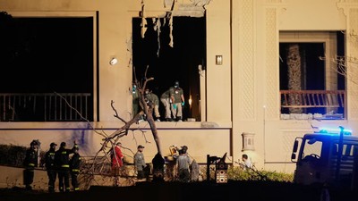 Foto-foto Hotel Mewah Dubai yang Terbakar