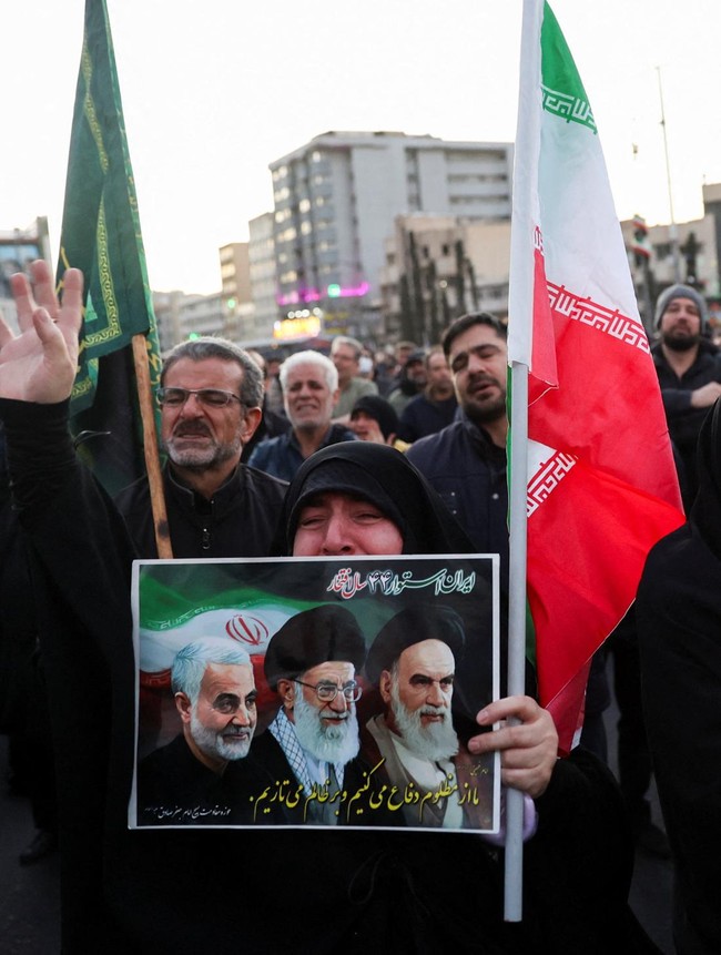 Gelombang Duka Selimuti Teheran Pascakematian Khamenei