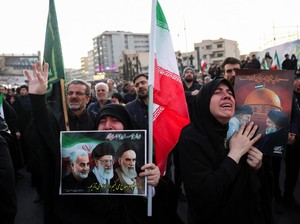 Video: Warga Iran Turun ke Jalan, Berduka Atas Kematian Ayatollah