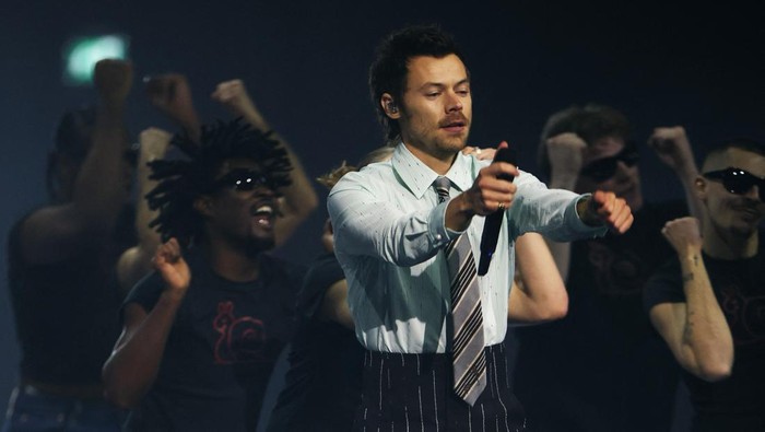 Harry Styles performs during the BRIT Awards at the Co-op Live Arena, in Manchester, Britain, February 28, 2026. REUTERS/Isabel Infantes