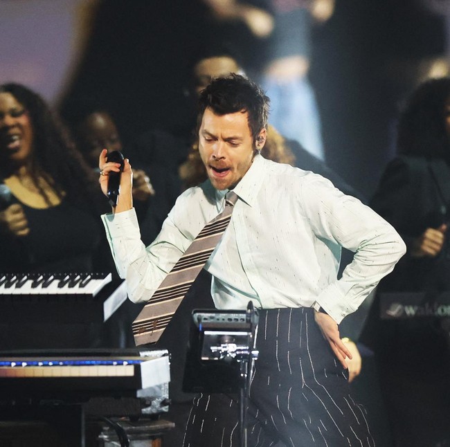 6 Musisi Ini Pernah Diserang Penonton saat Konser