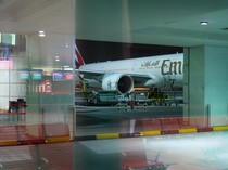 Perang Berlanjut, Maskapai Batasi Penerbangan ke Dubai