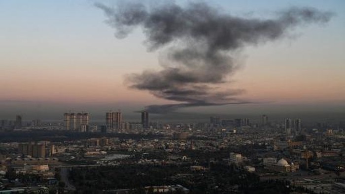 Iran melancarkan serangan balasan setelah AS dan Israel membunuh Pemimpin Tertinggi Ayatollah Ali Khamenei.