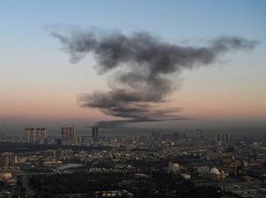 Membalas! Iran Serang 27 Pangkalan AS, Ledakan Terdengar di Dubai-Doha