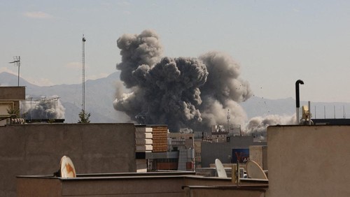 Smoke rises following an explosion, after Israel and the U.S. launched strikes on Iran, in Tehran, Iran, March 1, 2026. Majid Asgaripour/WANA (West Asia News Agency) via REUTERS ATTENTION EDITORS - THIS PICTURE WAS PROVIDED BY A THIRD PARTY     TPX IMAGES OF THE DAY