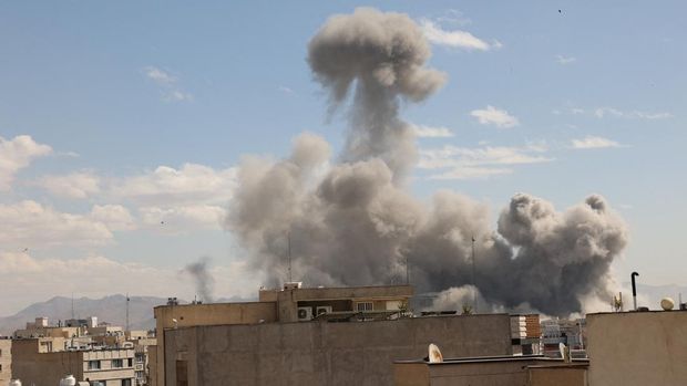 Smoke rises following an explosion, after Israel and the U.S. launched strikes on Iran, in Tehran, Iran, March 1, 2026. Majid Asgaripour/WANA (West Asia News Agency) via REUTERS ATTENTION EDITORS - THIS PICTURE WAS PROVIDED BY A THIRD PARTY     TPX IMAGES OF THE DAY