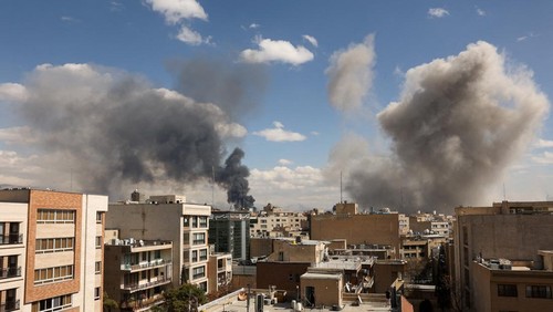 Smoke rises following an explosion, after Israel and the U.S. launched strikes on Iran, in Tehran, Iran, March 1, 2026. Majid Asgaripour/WANA (West Asia News Agency) via REUTERS ATTENTION EDITORS - THIS PICTURE WAS PROVIDED BY A THIRD PARTY     TPX IMAGES OF THE DAY