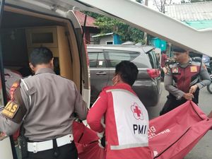 Diduga Tersengat Listrik, Pria Tanpa Identitas Tewas Masih Memegang Tang