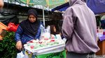 Jelang Berbuka, Pasar Takjil di Depok Diserbu Warga