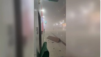 Momen Mencekam Bandara Dubai Evakuasi Penumpang