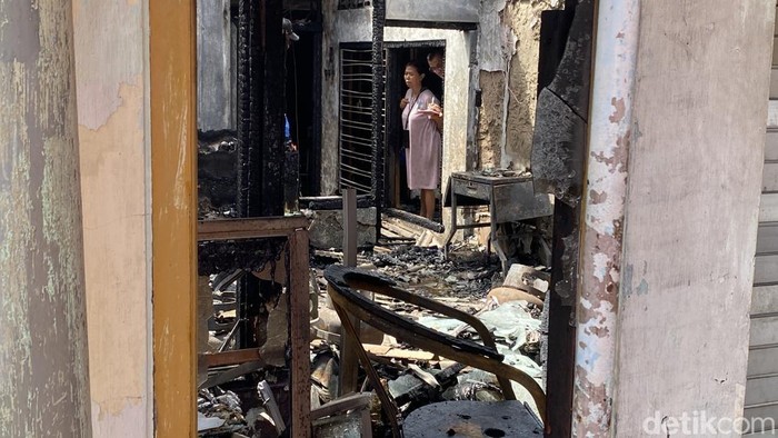 Kebakaran yang terjadi di rumah di Jalan Karang Panas, Kelurahan Jatingaleh, Kecamatan Candisari, Kota Semarang, Minggu (1/3/2026).