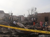 Malam Mencekam Kebakaran Rumah di Polman Tewaskan Lansia Usai Bantu Evakuasi