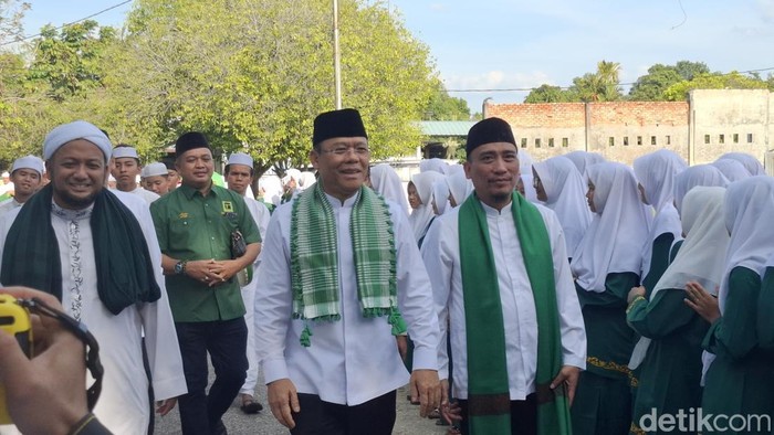 Ketum PPP Kunjungi Ponpes Babussalam Pekanbaru, Bawa Pesan Ini