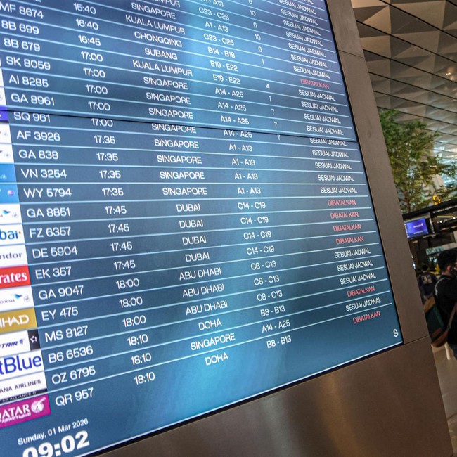 Konflik Timur Tengah Picu Pembatalan Penerbangan di Bandara Soekarno Hatta