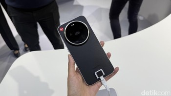 Di Eropa, Leica Leitzphone dibanderol dengan harga 1.999 Euro atau sekitar Rp 39 jutaan. Kira-kira bakal masuk ke Indonesia nggak ya? Foto: Virgina Maulita Putri/detikINET