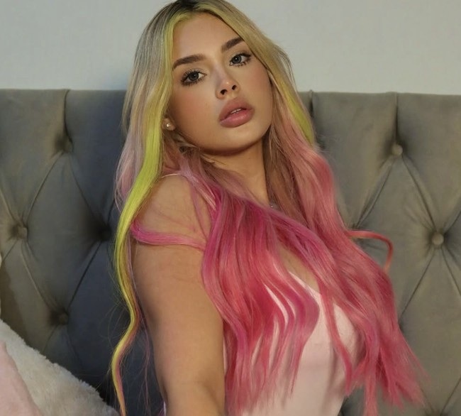 Melalui Instagram, kepada 3,6 juta pengikutnya, María Julissa menyatakan bahwa dirinya tidak ada hubungannya dengan situasi tersebut dan menyebut klaim yang beredar sebagai tidak benar dan tidak berdasar.  Foto: dok. Instagram @mariajulissa13