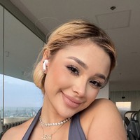 Setelah penggerebekan pada 22 Februari di Tapalpa, sebuah spanduk terbentang di jembatan di dekat basis kuat CJNG. Spanduk itu menuduh Julissa berkhianat dan menyebut ia telah mengirim marinir. Tuduhan itu langsung memicu spekulasi di media sosial. Foto: dok. Instagram @mariajulissa13