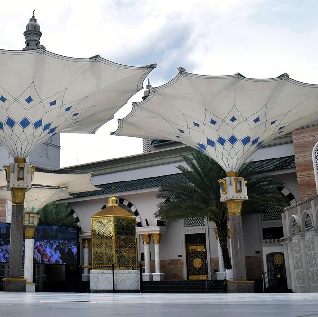 Masjid Arrahman Blitar Hadirkan Nuansa Madinah di Jawa Timur