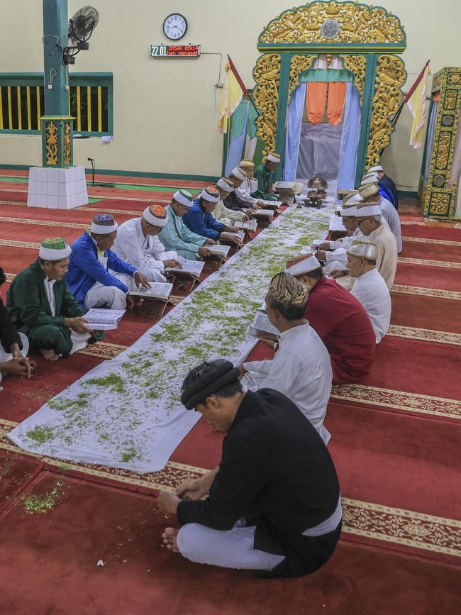 Melihat Tradisi Khataman Al-Quran di Masjid Kesultanan Ternate