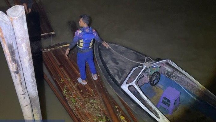 10 Rakit Kayu Diamankan, Polisi Bongkar Illegal Logging di Riau: Kebutuhan yang Mencuri Hutan