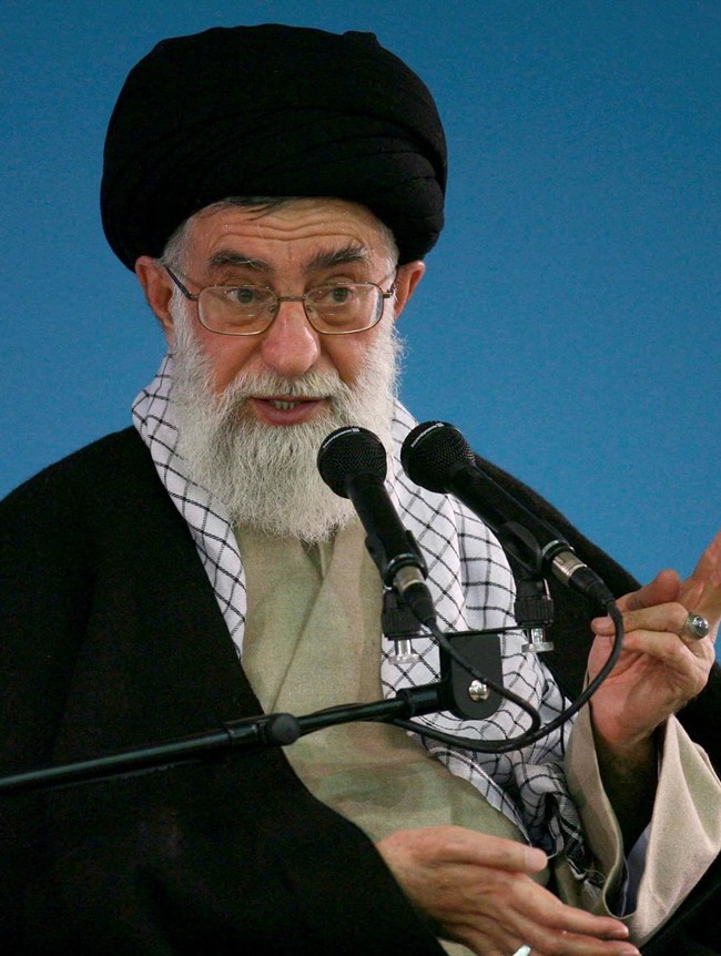 Before-After Kediaman Ali Khamenei yang Hancur Dibom AS-Israel