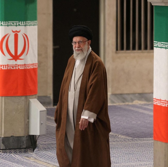 Potret Ali Khamenei Pemimpin Tertinggi Iran yang Tewas dalam Serangan AS-Israel