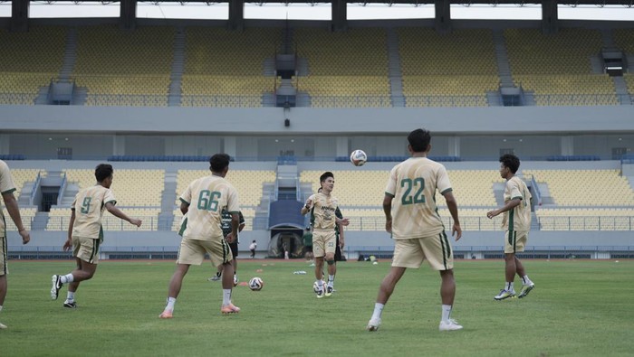 Pertandingan Persela Lamongan vs PSS Sleman nanti malam.