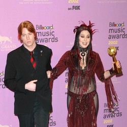 Putra Cher Ditangkap karena Penyerangan dan Masuk Tanpa Izin