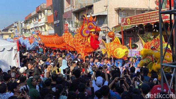 Ritual Buka Mata Naga, Tanda Dimulainya Perayaan Cap Go Meh di Pontianak Ritual buka mata naga di Pontianak