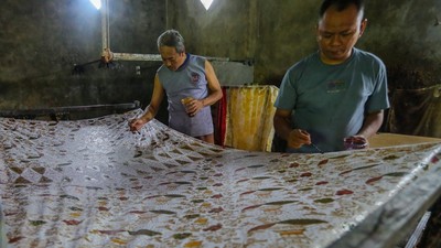 Sarung Batik Khas Kudus Laris Manis Saat Ramadan